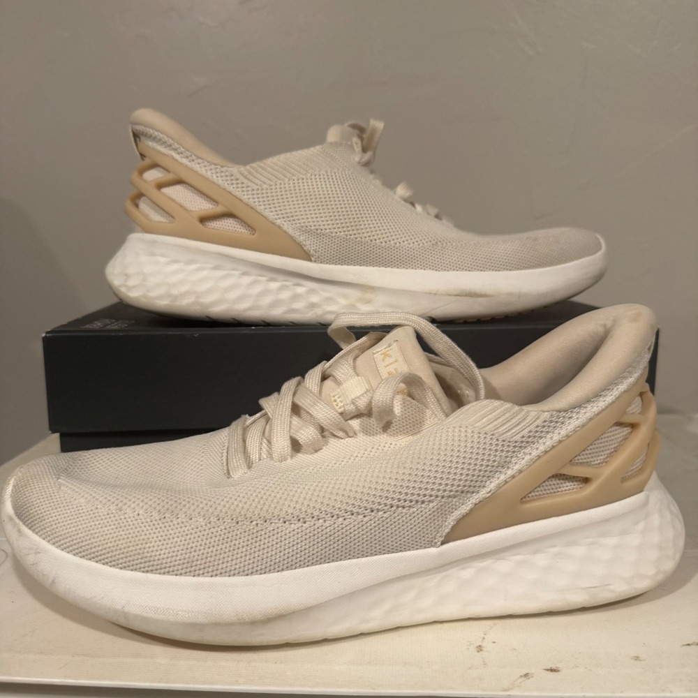 Kizik Athens Hands-Free Sneakers Womens 10 Mens 8.5‎ Cream Tan DATHWC06-1D Good